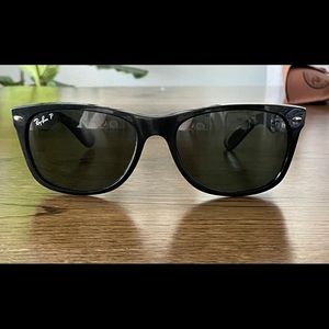 Ray-Ban Wayfarer Polarized Black Sunglasses